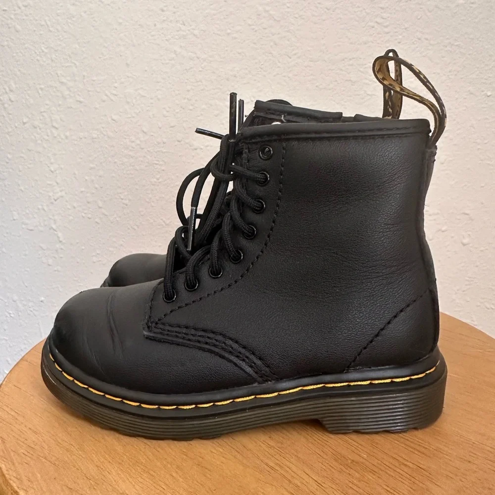 Dr. Martens Youth 1460 Softy T Leather Lace Up Boots - US 8